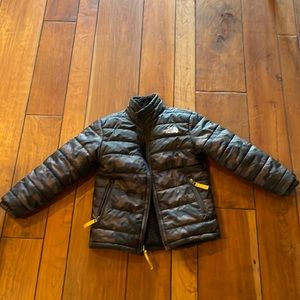 Boys XXS(5) Northface coat reversible